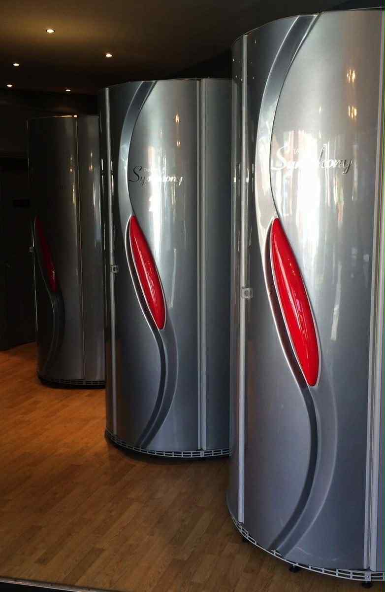 Stand-Up vs Lay-Down Sunbeds: Which Is Better for Your Tan?